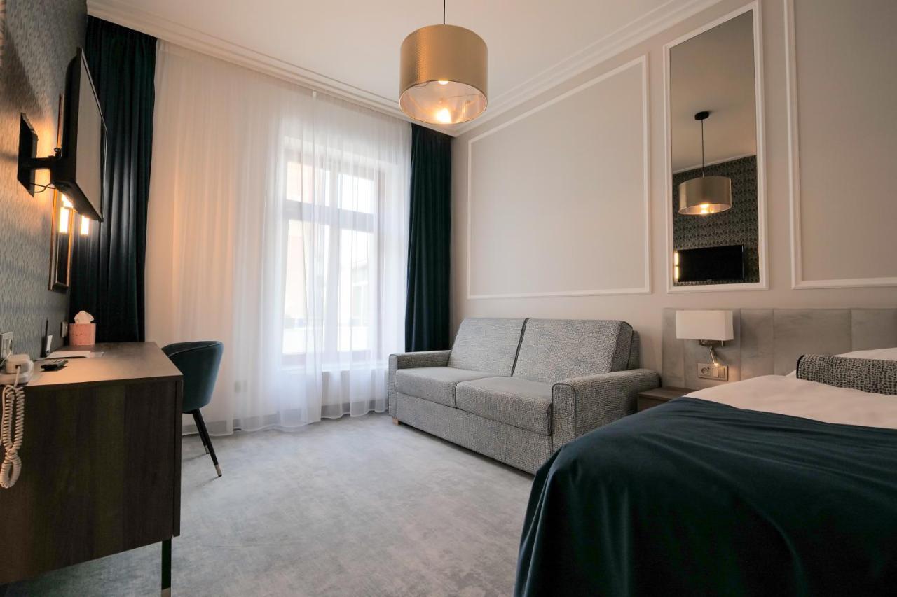 Hotel Zlata Hvezda Литомишль Экстерьер фото