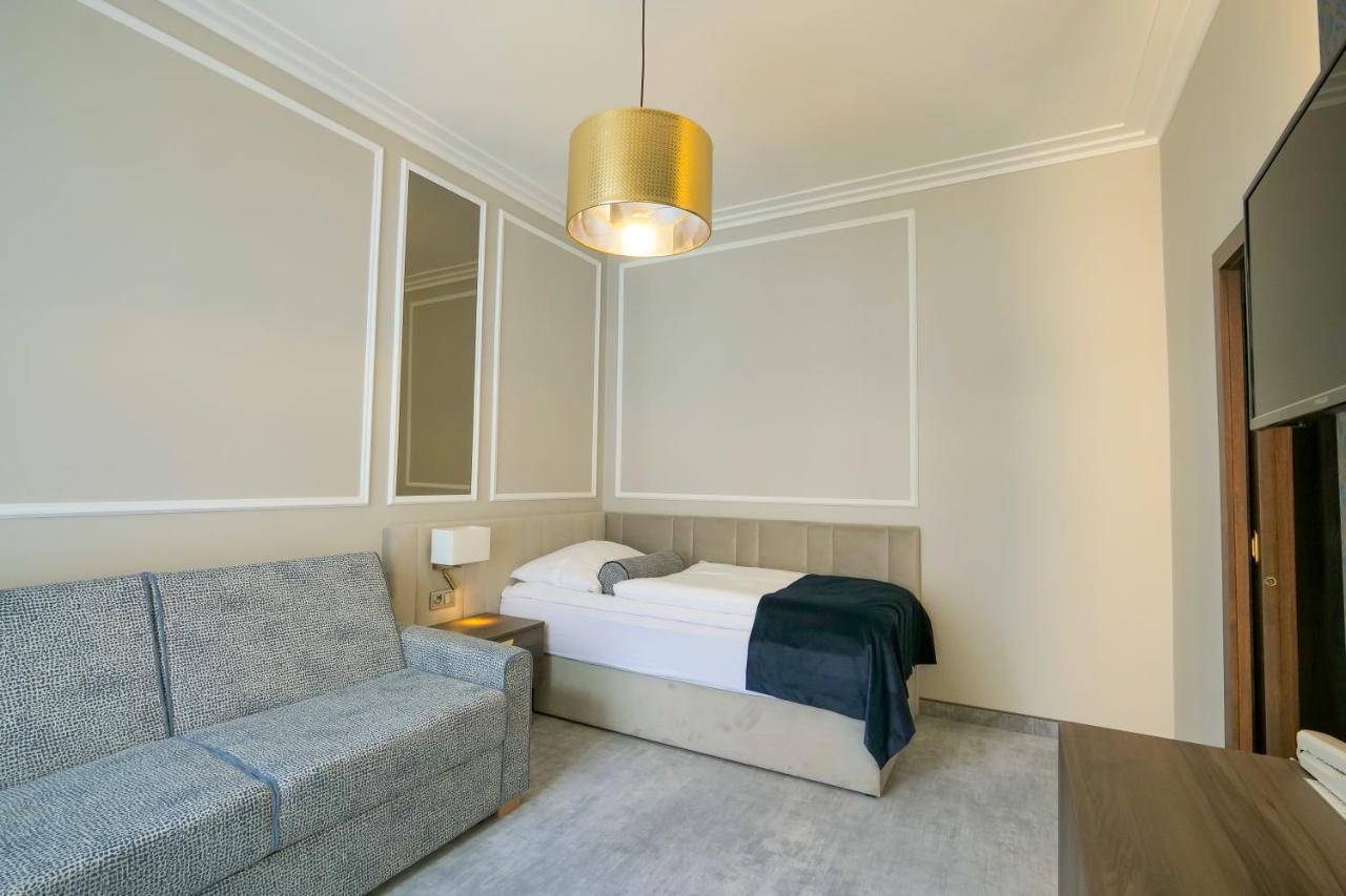 Hotel Zlata Hvezda Литомишль Экстерьер фото