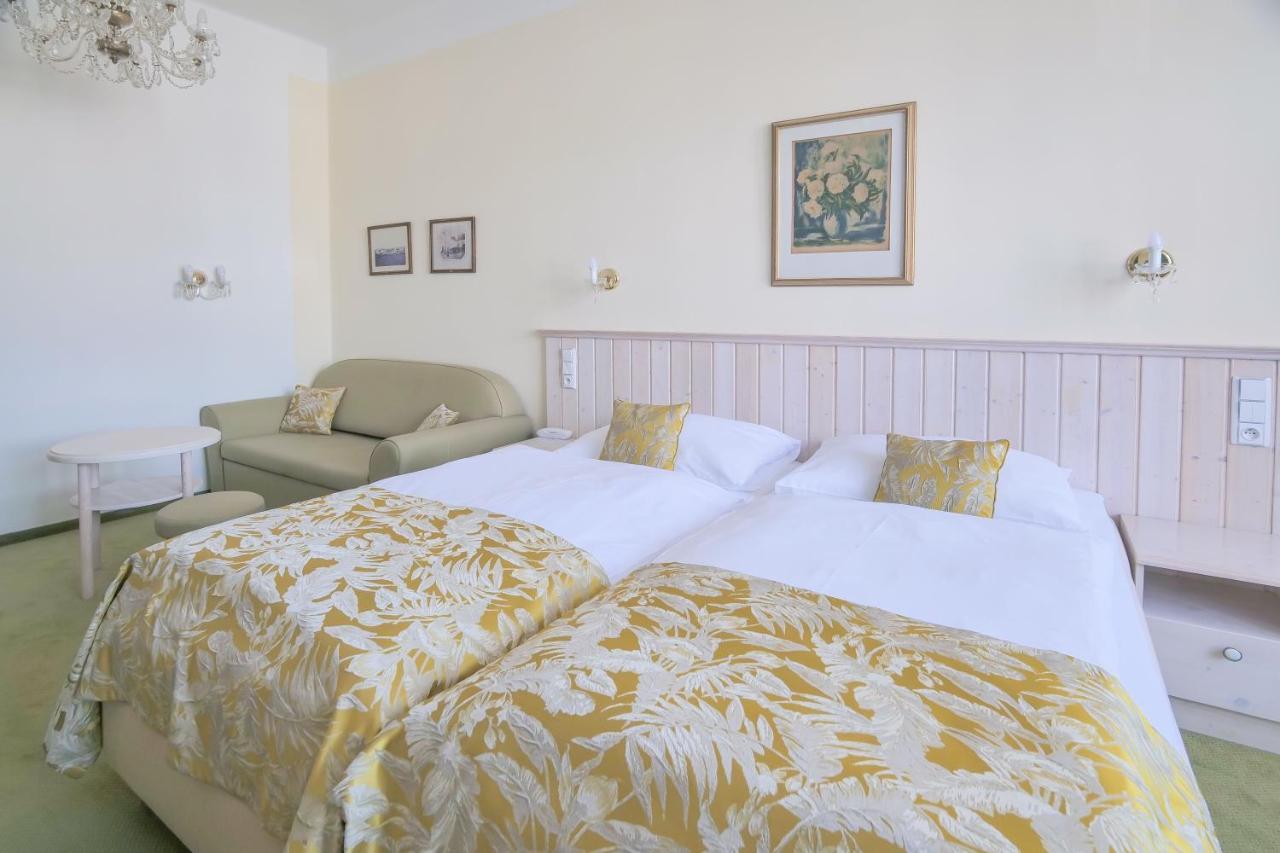 Hotel Zlata Hvezda Литомишль Экстерьер фото