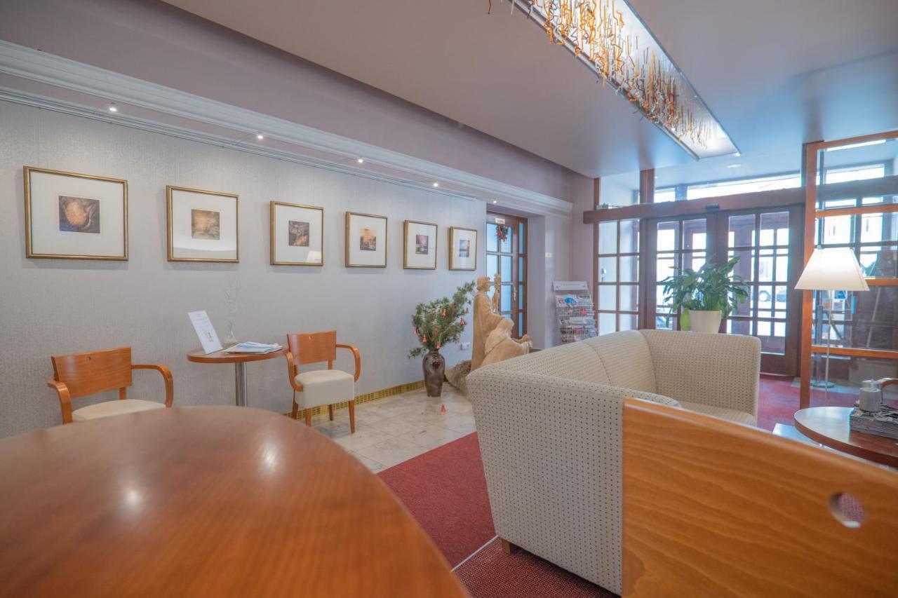 Hotel Zlata Hvezda Литомишль Экстерьер фото
