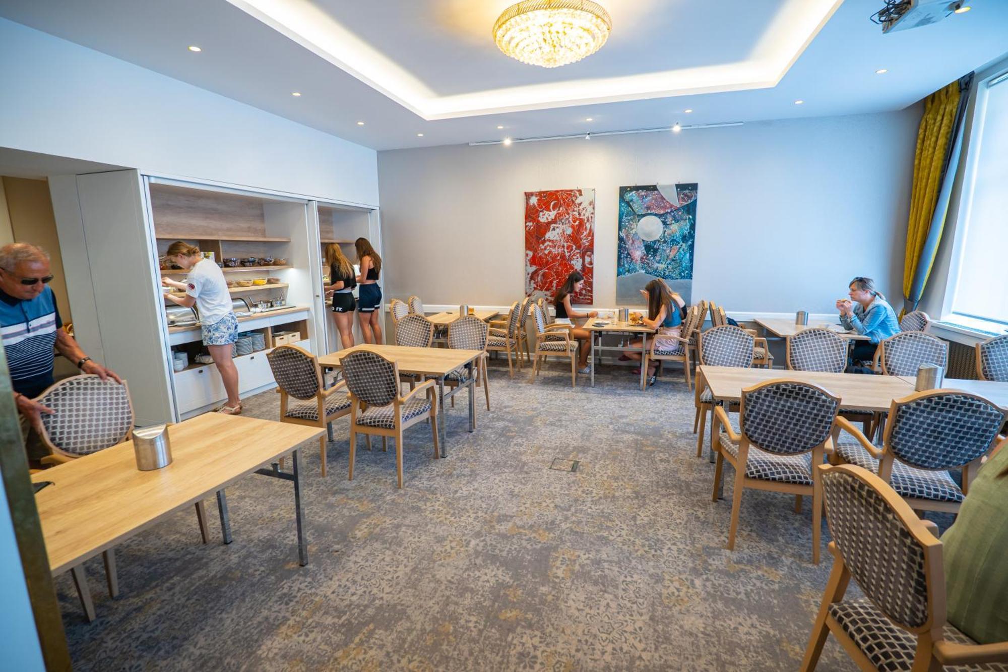 Hotel Zlata Hvezda Литомишль Экстерьер фото
