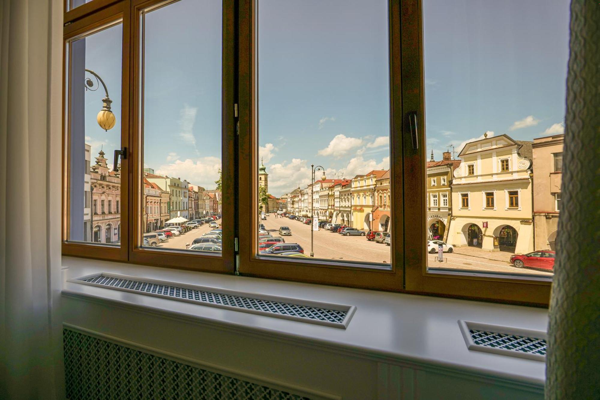 Hotel Zlata Hvezda Литомишль Экстерьер фото