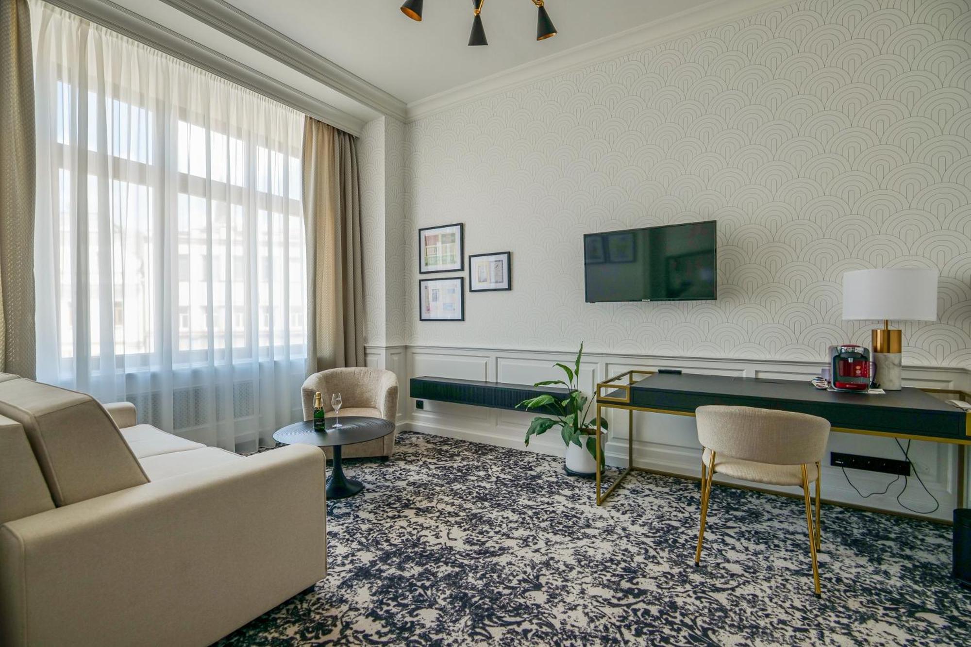 Hotel Zlata Hvezda Литомишль Экстерьер фото