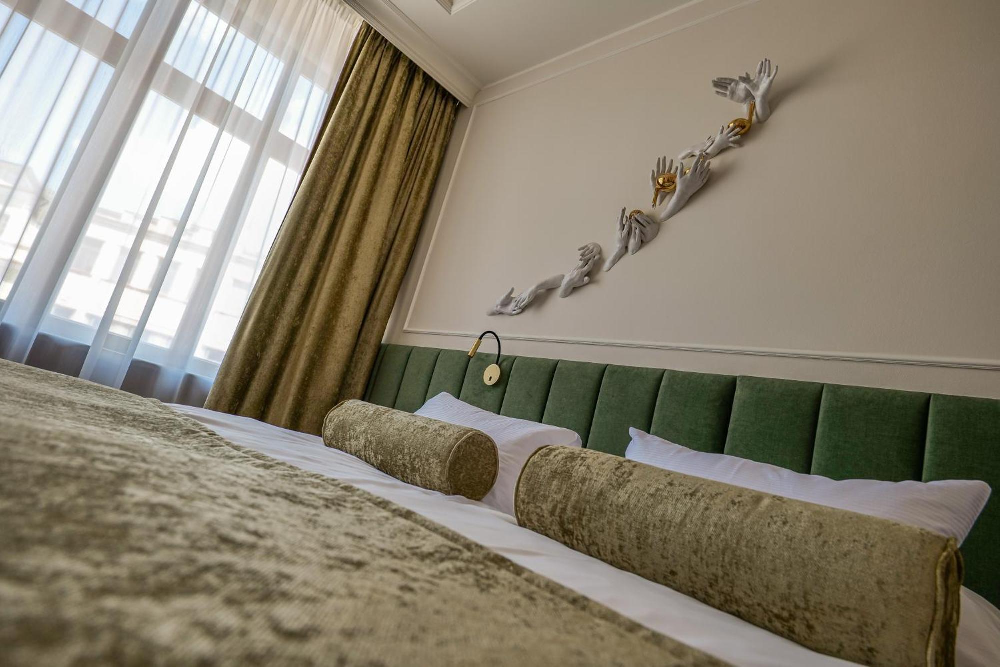 Hotel Zlata Hvezda Литомишль Экстерьер фото