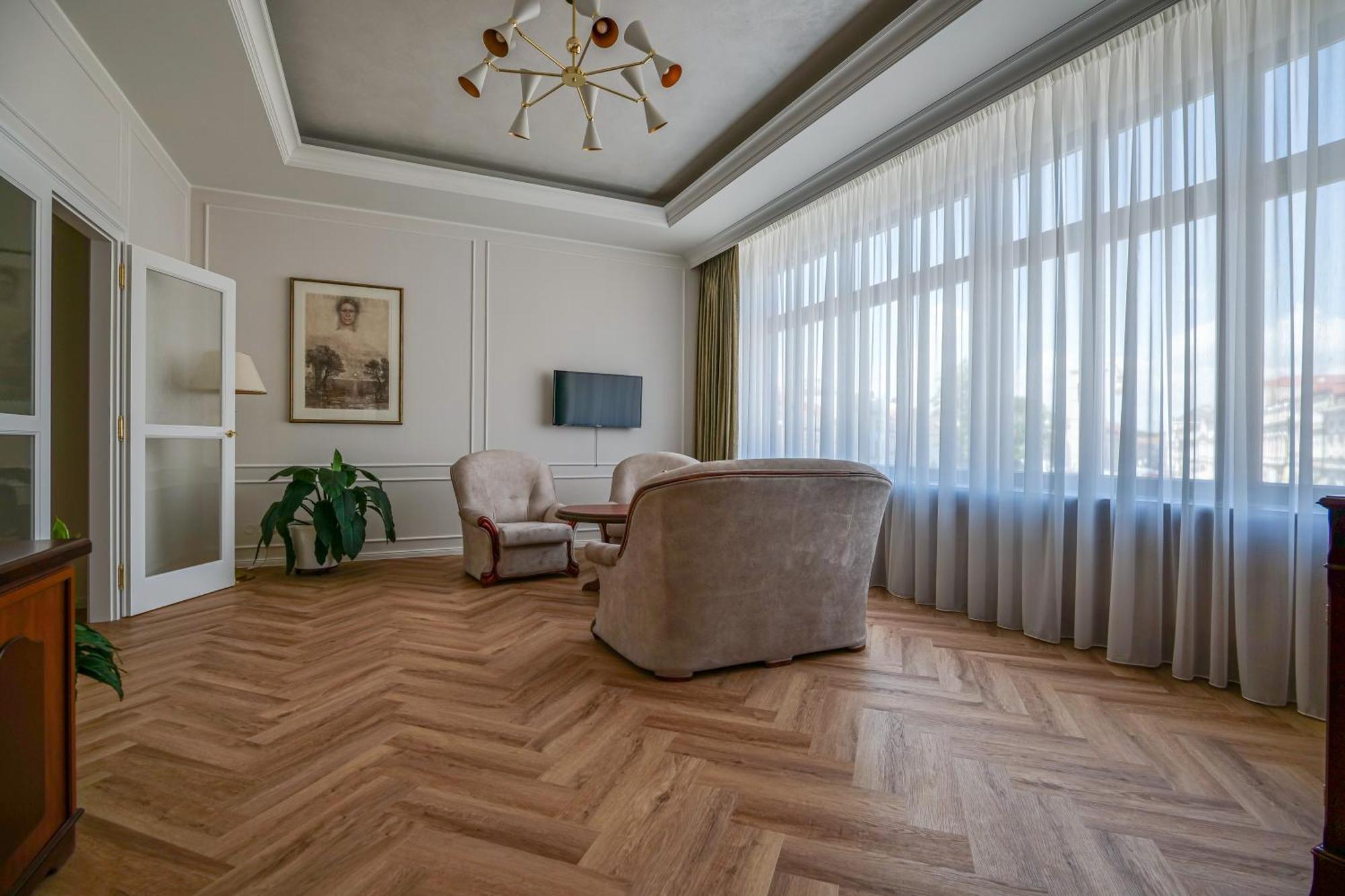 Hotel Zlata Hvezda Литомишль Экстерьер фото