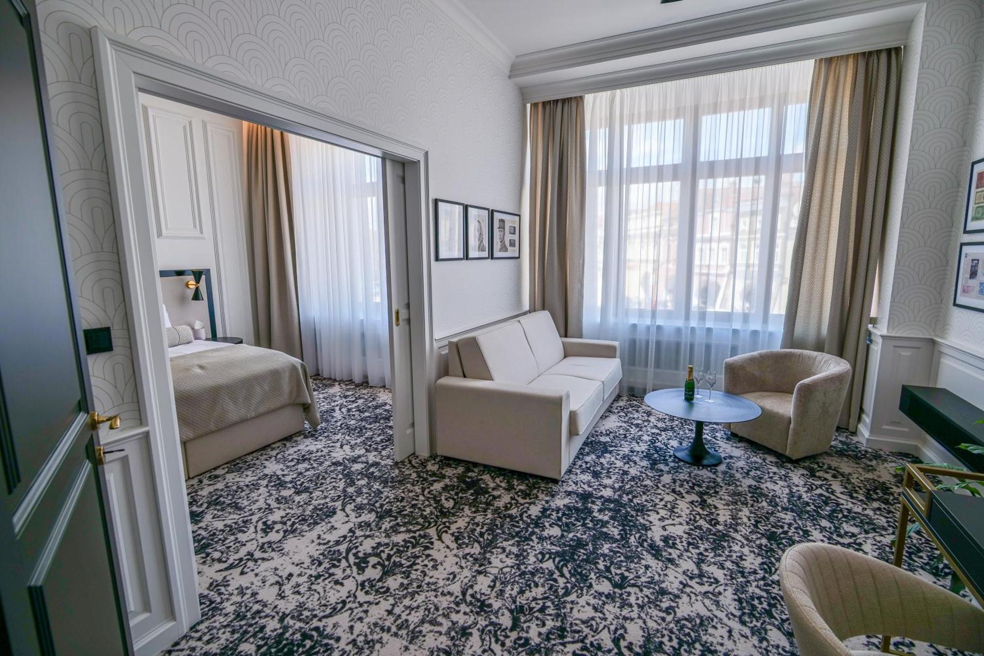 Hotel Zlata Hvezda Литомишль Экстерьер фото