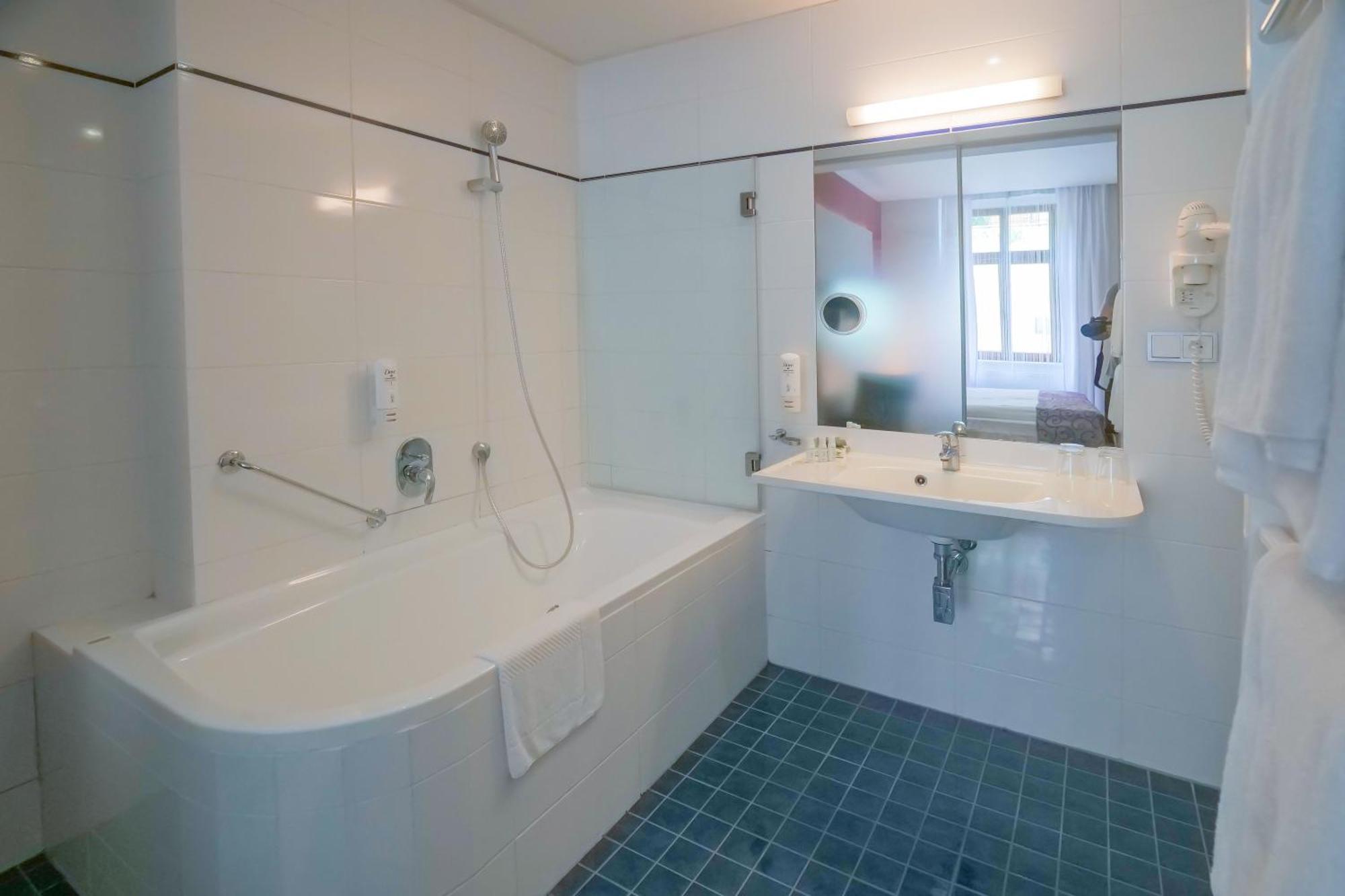 Hotel Zlata Hvezda Литомишль Экстерьер фото